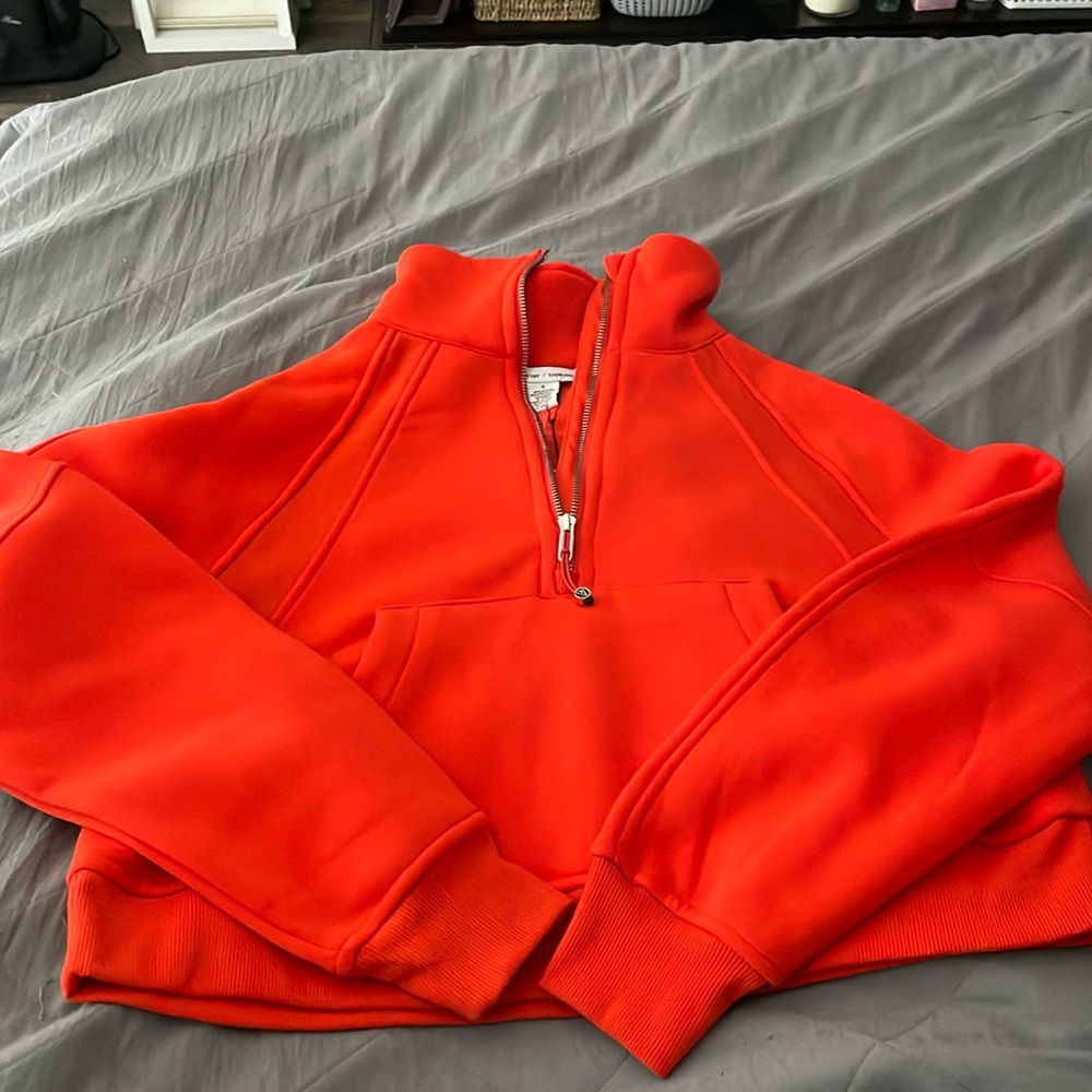 Brand new cropped half zip, size small